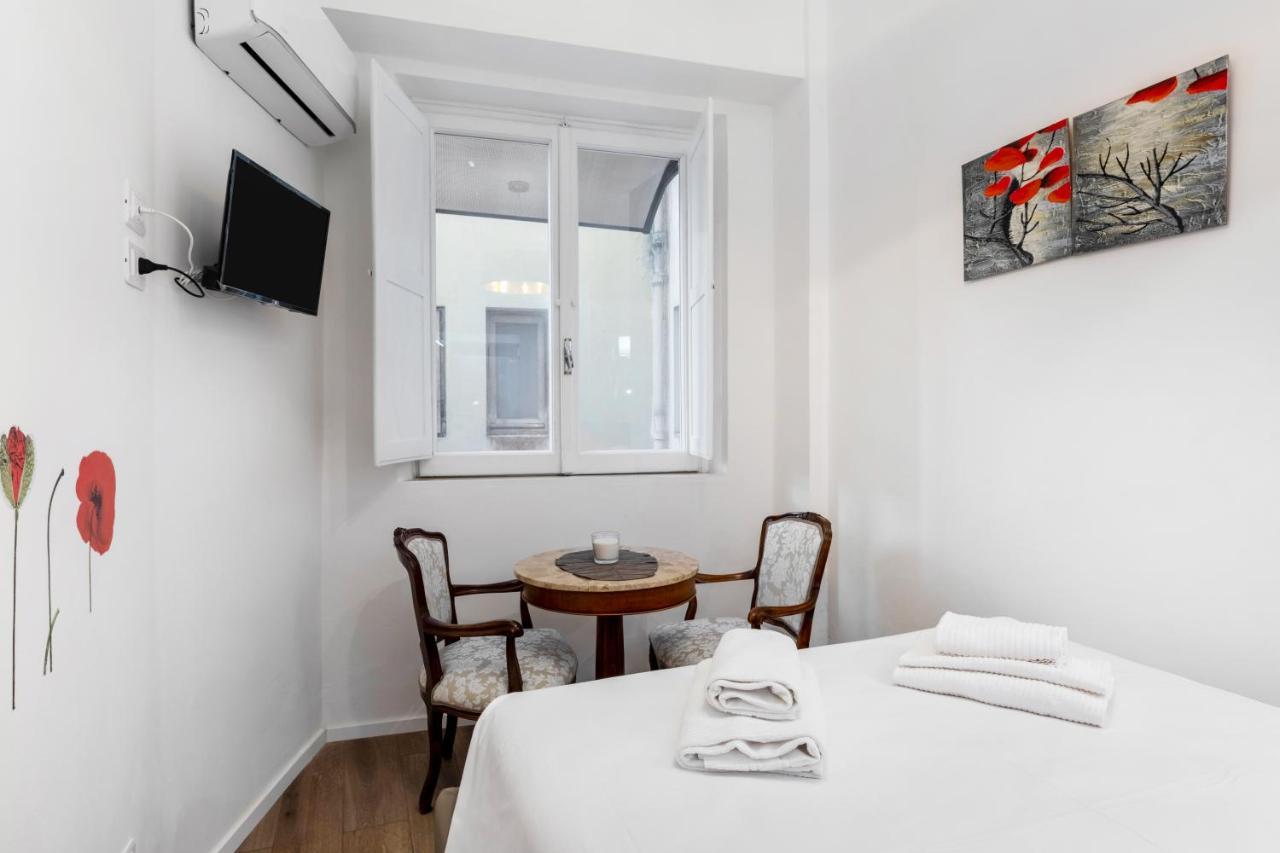 Room Fiore - Ponte Vecchio Mini Studio Florence Luaran gambar