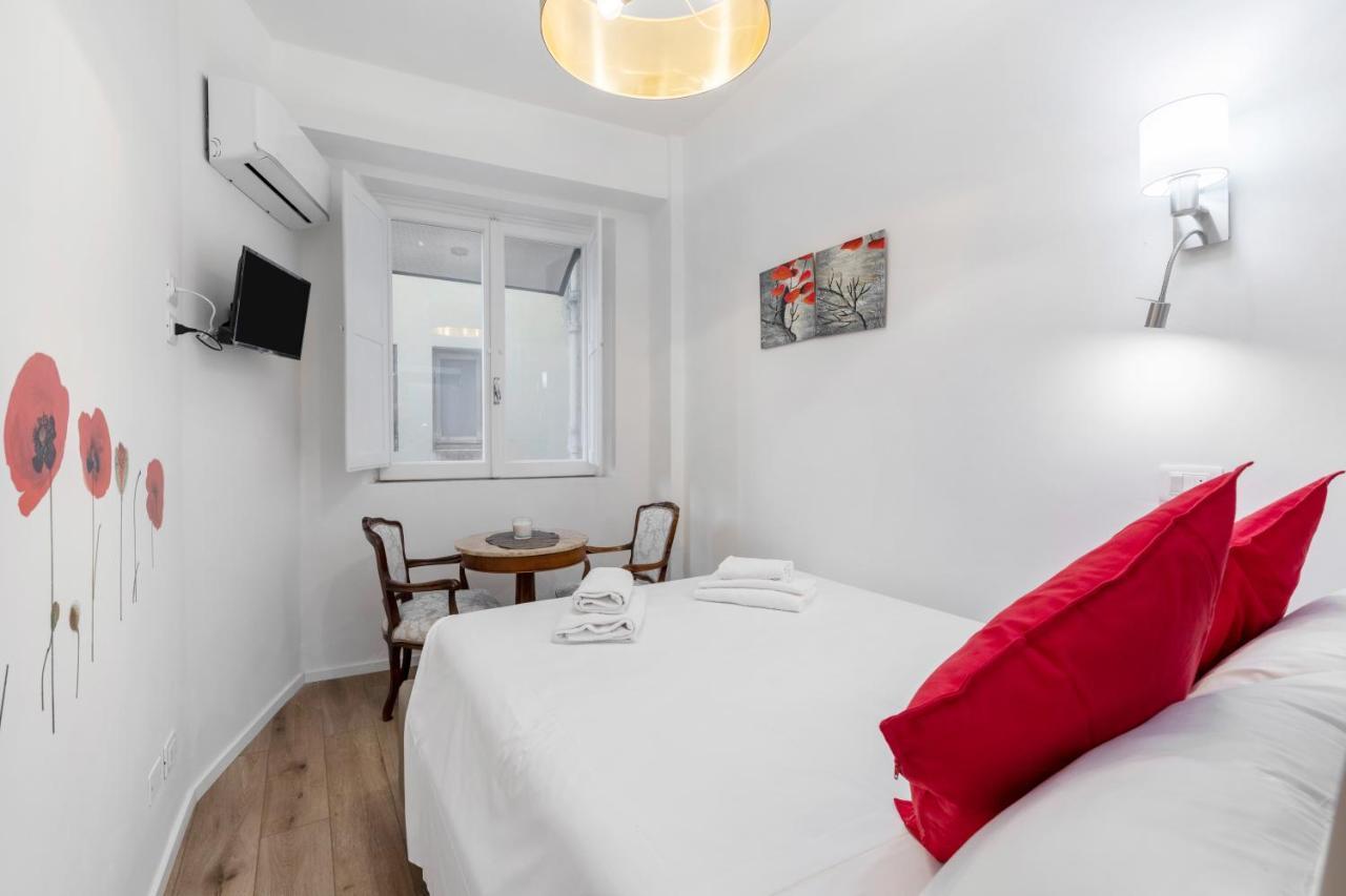 Room Fiore - Ponte Vecchio Mini Studio Florence Luaran gambar